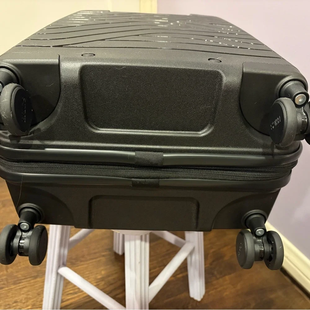 Bric's Black Hard-Shell Carry-On with Wave Detail - Picture 8 of 9